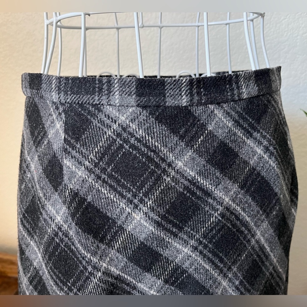 EUC long, fully-lined Eddie Bauer skirt - Picture 2 of 9